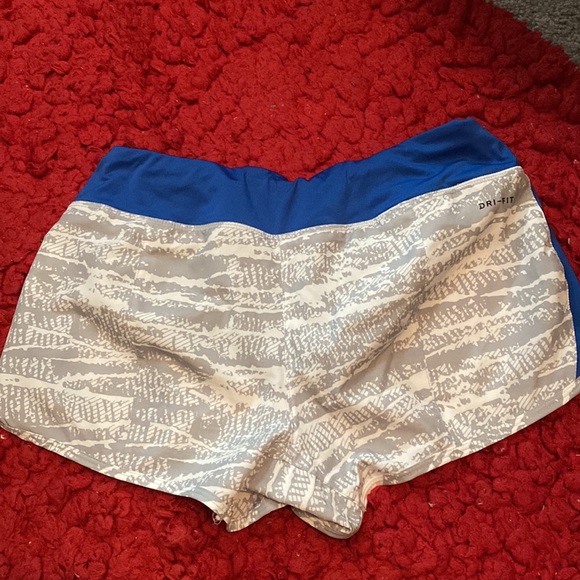 Nike dri-fit Florida Gator running shorts - Picture 2 of 2